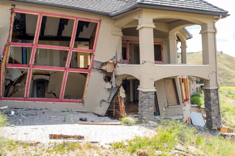 Earthquake proof house tips